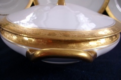 HUTSCHENREUTHER FAVORIT (ENCRUSTED GOLD BAND)-   ROUND COVERED SERVING BOWL     ..... https://www.jaapiesFineChinaStore.com