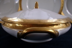 HUTSCHENREUTHER FAVORIT (ENCRUSTED GOLD BAND)-   ROUND COVERED SERVING BOWL     ..... https://www.jaapiesFineChinaStore.com