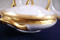 HUTSCHENREUTHER FAVORIT (ENCRUSTED GOLD BAND)-   ROUND COVERED SERVING BOWL     ..... https://www.jaapiesFineChinaStore.com