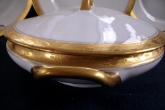 HUTSCHENREUTHER FAVORIT (ENCRUSTED GOLD BAND)-   ROUND COVERED SERVING BOWL     ..... https://www.jaapiesFineChinaStore.com