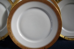 HUTSCHENREUTHER FAVORIT (ENCRUSTED GOLD BAND)-  SALAD PLATE  .....  https://www.jaapiesFineChinaStore.com