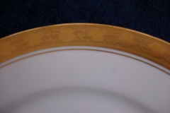 HUTSCHENREUTHER FAVORIT (ENCRUSTED GOLD BAND)-  SALAD PLATE  .....  https://www.jaapiesFineChinaStore.com