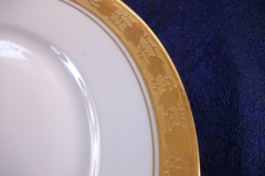 HUTSCHENREUTHER FAVORIT (ENCRUSTED GOLD BAND)-  SALAD PLATE  .....  https://www.jaapiesFineChinaStore.com