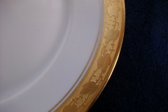 HUTSCHENREUTHER FAVORIT (ENCRUSTED GOLD BAND)-  SALAD PLATE  .....  https://www.jaapiesFineChinaStore.com