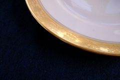 HUTSCHENREUTHER FAVORIT (ENCRUSTED GOLD BAND)-  SALAD PLATE  .....  https://www.jaapiesFineChinaStore.com