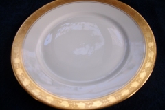 HUTSCHENREUTHER FAVORIT (ENCRUSTED GOLD BAND)-  SALAD PLATE  .....  https://www.jaapiesFineChinaStore.com