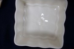 JAMES KENT VIOLETS 4002- COVERED BUTTER DISH    .....  http://jaapiesfinechinastore.com