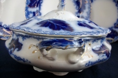 JOHNSON BROTHERS NORMANDY (FLOW BLUE)-  ROUND COVERED SERVING BOWL    ..... https://www.jaapiesFineChinaStore.com