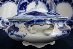 JOHNSON BROTHERS NORMANDY (FLOW BLUE)-  ROUND COVERED SERVING BOWL    ..... https://www.jaapiesFineChinaStore.com