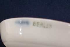 KPM (BERLIN) NEUOSIER 05- BUTTER PATS  .....   http://jaapiesfinechinastore.com