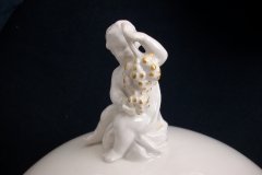 KPM (BERLIN) NEUOSIER 05-   COVERED SERVING  BOWL  .....   ttps://jaapiesfinechinastore.com