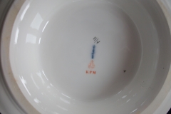 KPM (BERLIN) NEUOSIER 05-   COVERED SERVING  BOWL  .....   ttps://www.jaapiesfinechinastore.com