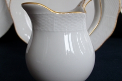 KPM (BERLIN) NEUOSIER 05- CREAMER   ..... https://www.jaapiesfinechinastore.com