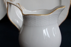 KPM (BERLIN) NEUOSIER 05- CREAMER   ..... https://www.jaapiesfinechinastore.com