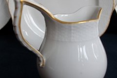 KPM (BERLIN) NEUOSIER 05- CREAMER   ..... http://jaapiesfinechinastore.com