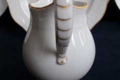 KPM (BERLIN) NEUOSIER 05- CREAMER   ..... https://www.jaapiesfinechinastore.com