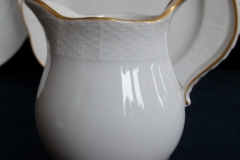 KPM (BERLIN) NEUOSIER 05- CREAMER   ..... https://www.jaapiesfinechinastore.com