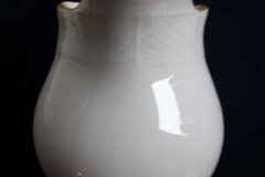 KPM (BERLIN) NEUOSIER 05- CREAMER   ..... http://jaapiesfinechinastore.com