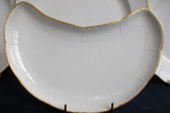 KPM (BERLIN) NEUOSIER 05- CRESCENT SALAD  PLATE   .....   ttps://www.jaapiesfinechinastore.com