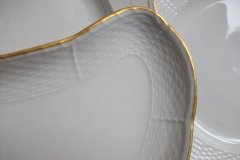 KPM (BERLIN) NEUOSIER 05- CRESCENT SALAD  PLATE   .....   ttps://jaapiesfinechinastore.com