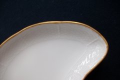 KPM (BERLIN) NEUOSIER 05- CRESCENT SALAD  PLATE   .....   ttps://jaapiesfinechinastore.com