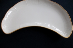 KPM (BERLIN) NEUOSIER 05- CRESCENT SALAD  PLATE   .....   ttps://www.jaapiesfinechinastore.com