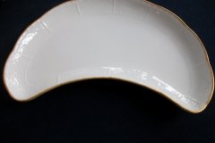 KPM (BERLIN) NEUOSIER 05- CRESCENT SALAD  PLATE   .....   ttps://jaapiesfinechinastore.com