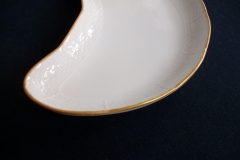 KPM (BERLIN) NEUOSIER 05- CRESCENT SALAD  PLATE   .....   ttps://www.jaapiesfinechinastore.com