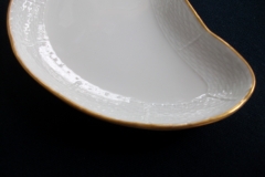 KPM (BERLIN) NEUOSIER 05- CRESCENT SALAD  PLATE   .....   ttps://www.jaapiesfinechinastore.com