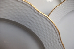 KPM (BERLIN) NEUOSIER 05- DINNER  PLATE   ..... https://www.jaapiesfinechinastore.com