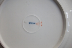 KPM (BERLIN) NEUOSIER 05- DINNER  PLATE   ..... https://www.jaapiesfinechinastore.com