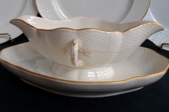 KPM (BERLIN) NEUOSIER 05- GRAVY BOAT   ..... https://www.jaapiesfinechinastore.com