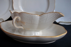 KPM (BERLIN) NEUOSIER 05- GRAVY BOAT   ..... https://www.jaapiesfinechinastore.com