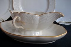 KPM (BERLIN) NEUOSIER 05- GRAVY BOAT   ..... http://jaapiesfinechinastore.com
