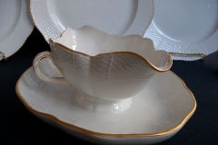 KPM (BERLIN) NEUOSIER 05- GRAVY BOAT   ..... https://www.jaapiesfinechinastore.com