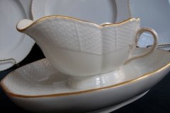 KPM (BERLIN) NEUOSIER 05- GRAVY BOAT   ..... http://jaapiesfinechinastore.com