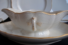 KPM (BERLIN) NEUOSIER 05- GRAVY BOAT   ..... https://www.jaapiesfinechinastore.com