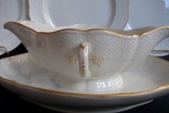 KPM (BERLIN) NEUOSIER 05- GRAVY BOAT   ..... http://jaapiesfinechinastore.com