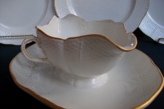 KPM (BERLIN) NEUOSIER 05- GRAVY BOAT   ..... https://www.jaapiesfinechinastore.com