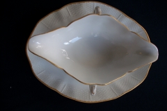 KPM (BERLIN) NEUOSIER 05- GRAVY BOAT   ..... https://www.jaapiesfinechinastore.com