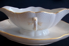 KPM (BERLIN) NEUOSIER 05- GRAVY BOAT   ..... https://www.jaapiesfinechinastore.com