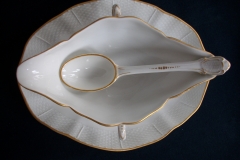 KPM (BERLIN) NEUOSIER 05- GRAVY BOAT   ..... https://www.jaapiesfinechinastore.com