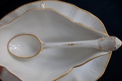 KPM (BERLIN) NEUOSIER 05- GRAVY BOAT   ..... http://jaapiesfinechinastore.com