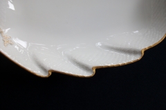 KPM (BERLIN) NEUOSIER 05- LEAF DISH /HANDLE   .....   ttps://www.jaapiesfinechinastore.com