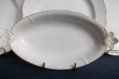 KPM (BERLIN) NEUOSIER 05- OVAL SERVING DISH   ..... http://jaapiesfinechinastore.com