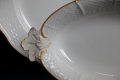 KPM (BERLIN) NEUOSIER 05- OVAL SERVING DISH   ..... https://www.jaapiesfinechinastore.com