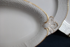 KPM (BERLIN) NEUOSIER 05- OVAL SERVING DISH   ..... https://www.jaapiesfinechinastore.com