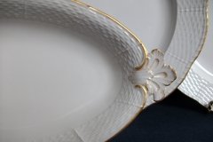 KPM (BERLIN) NEUOSIER 05- OVAL SERVING DISH   ..... http://jaapiesfinechinastore.com