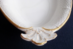 KPM (BERLIN) NEUOSIER 05- OVAL SERVING DISH   ..... https://www.jaapiesfinechinastore.com