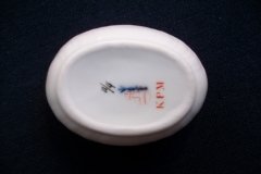 KPM (BERLIN) NEUOSIER 05-   INDIVIDUAL SALTS  .....   ttps://jaapiesfinechinastore.com